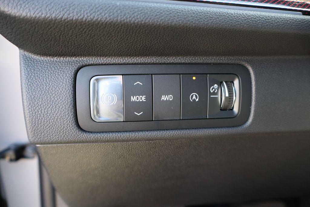 new 2026 Chevrolet Traverse car, priced at $56,275