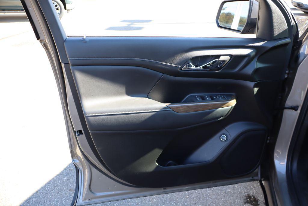 used 2023 GMC Acadia car, priced at $28,500