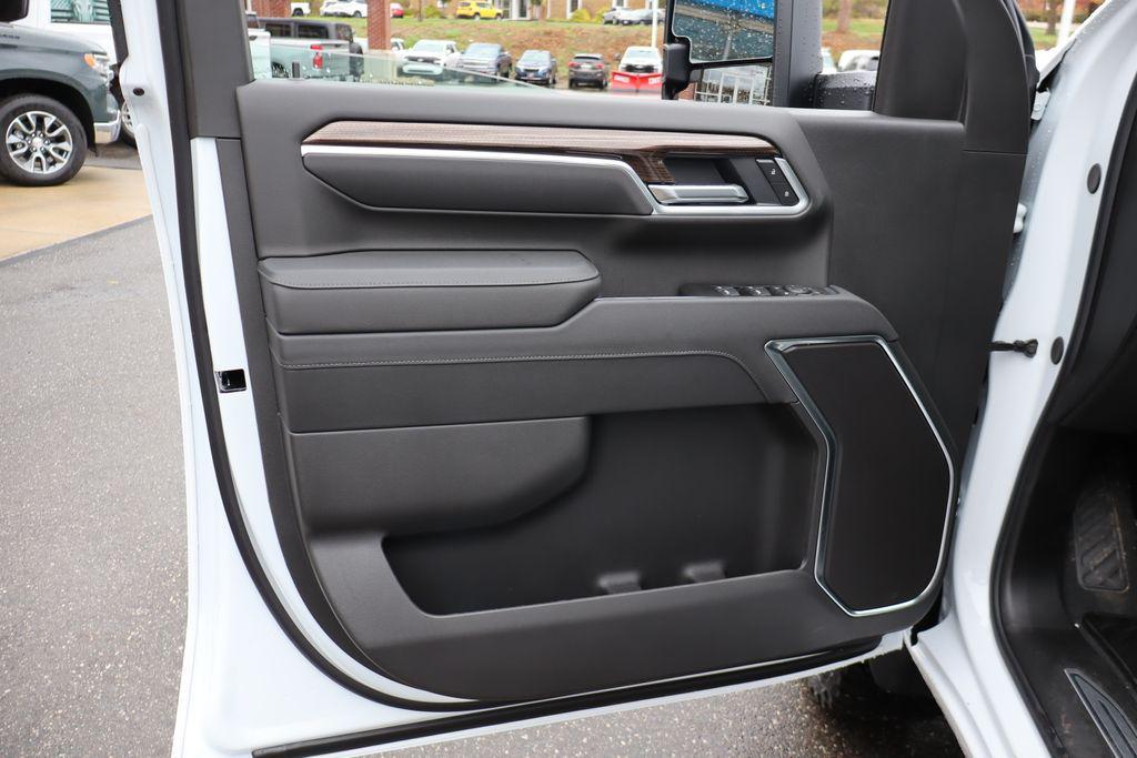 new 2026 Chevrolet Silverado 2500 car, priced at $68,075