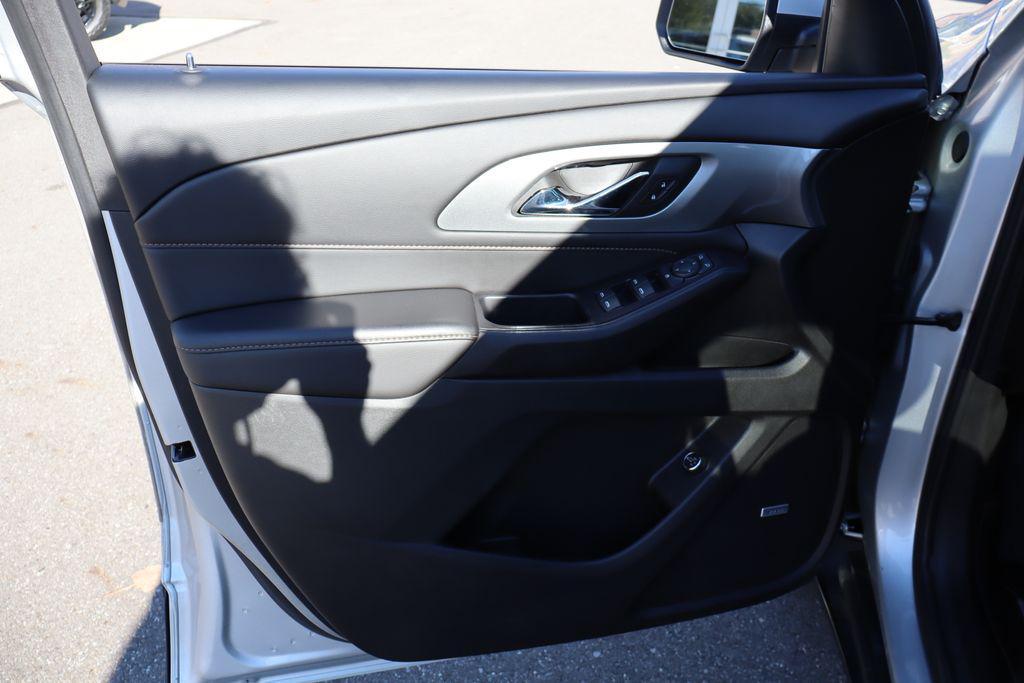 used 2021 Chevrolet Traverse car, priced at $23,000