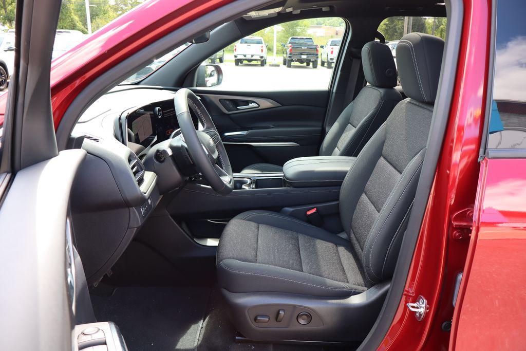new 2025 Chevrolet Traverse car, priced at $44,990