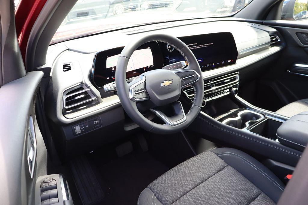 new 2025 Chevrolet Traverse car, priced at $44,990