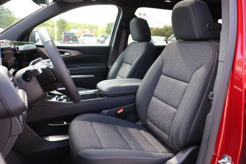 new 2025 Chevrolet Traverse car, priced at $44,990