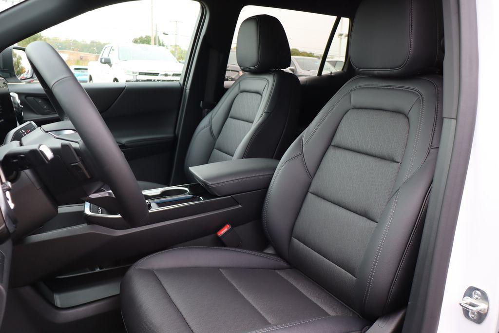 new 2026 Chevrolet Equinox car, priced at $33,248