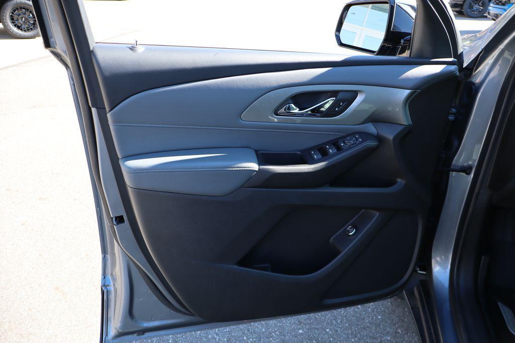 used 2020 Chevrolet Traverse car, priced at $23,900