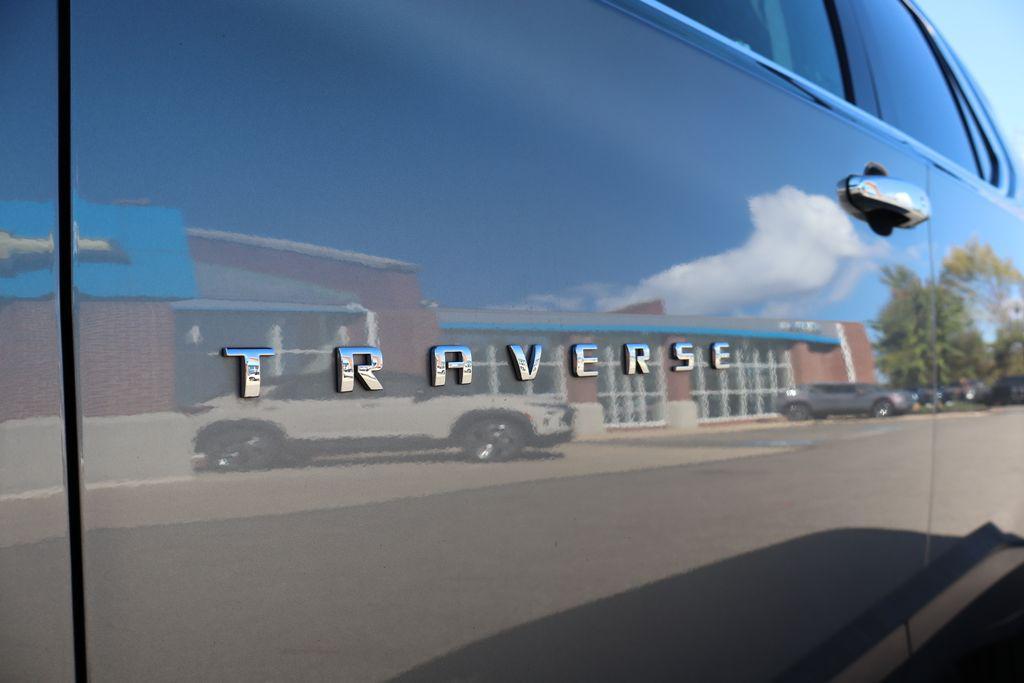 used 2020 Chevrolet Traverse car, priced at $23,900