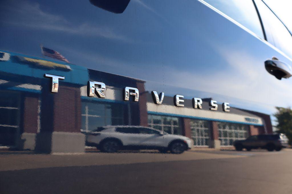 used 2023 Chevrolet Traverse car, priced at $32,550