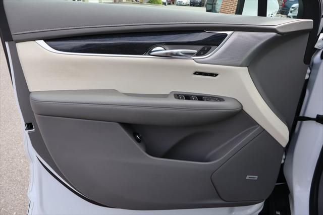 used 2022 Cadillac XT6 car, priced at $26,000