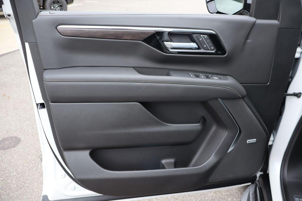 new 2025 Chevrolet Tahoe car, priced at $83,500