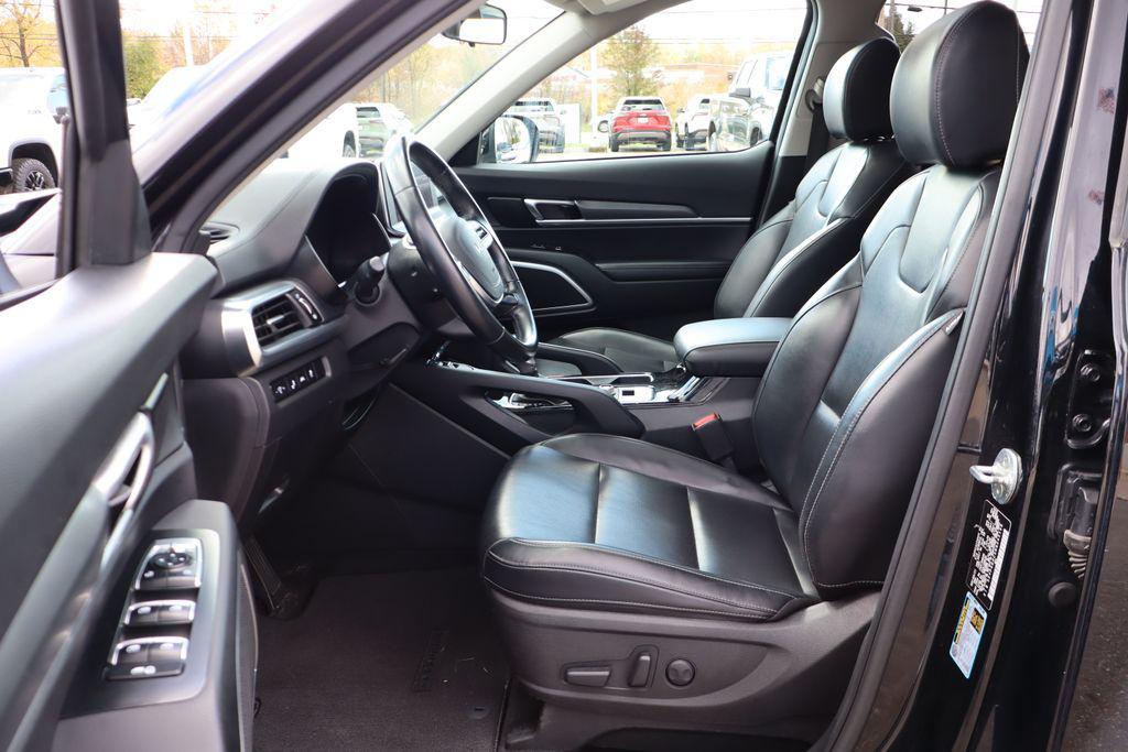 used 2022 Kia Telluride car, priced at $25,000