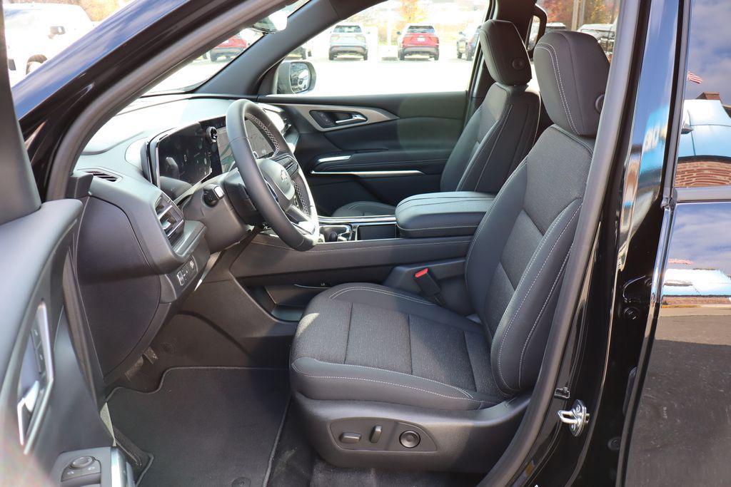 new 2026 Chevrolet Traverse car, priced at $43,169