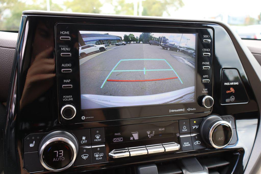 used 2022 Toyota Highlander car, priced at $35,500