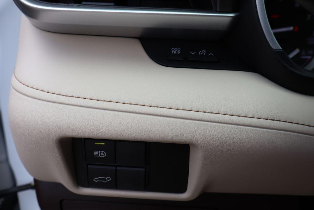 used 2022 Toyota Highlander car, priced at $35,500