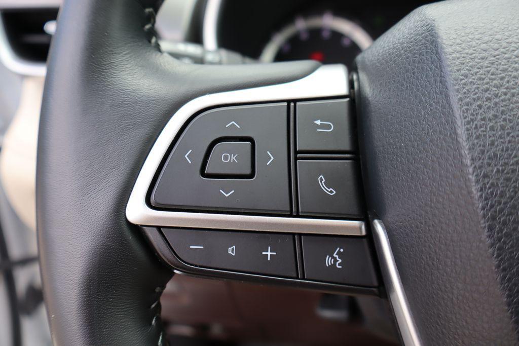 used 2022 Toyota Highlander car, priced at $35,500