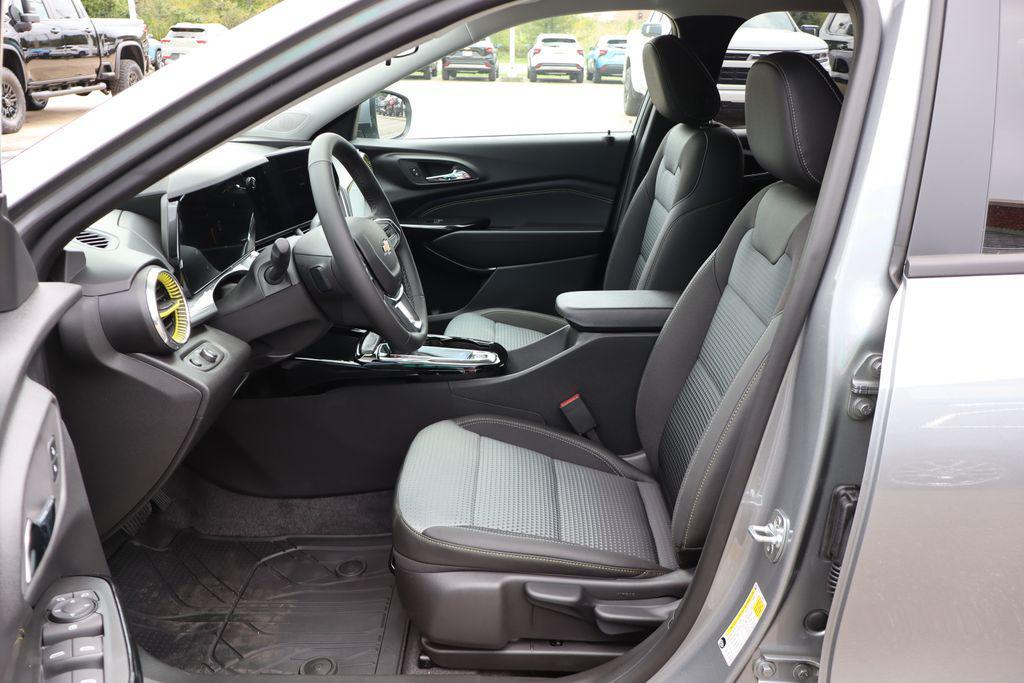 new 2025 Chevrolet Trax car, priced at $24,500