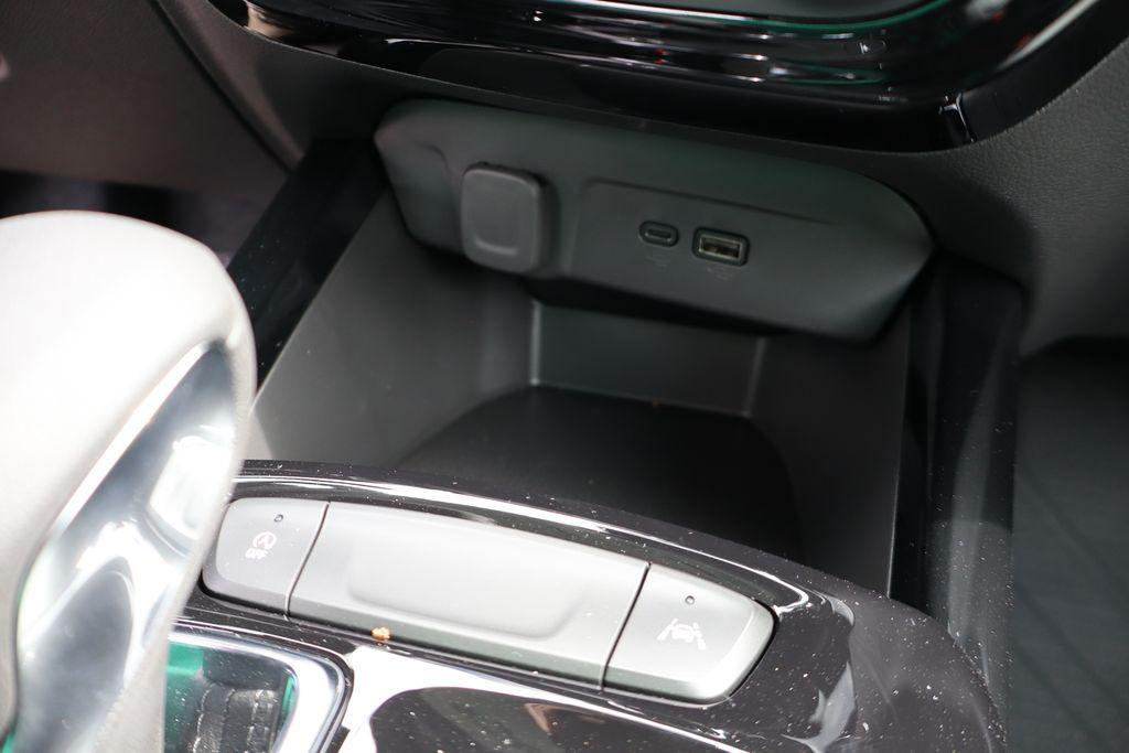 new 2025 Chevrolet Trax car, priced at $24,500