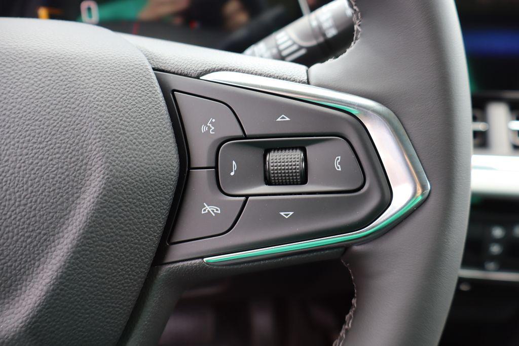 new 2025 Chevrolet Trax car, priced at $24,500