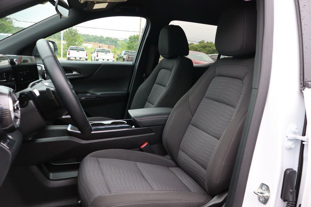 new 2025 Chevrolet Equinox car, priced at $27,000