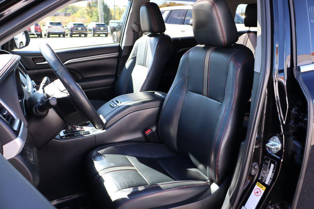 used 2019 Toyota Highlander car, priced at $26,000