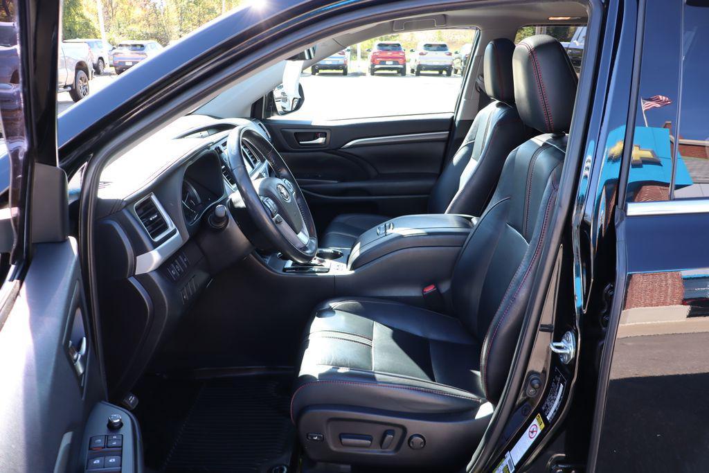 used 2019 Toyota Highlander car, priced at $26,000