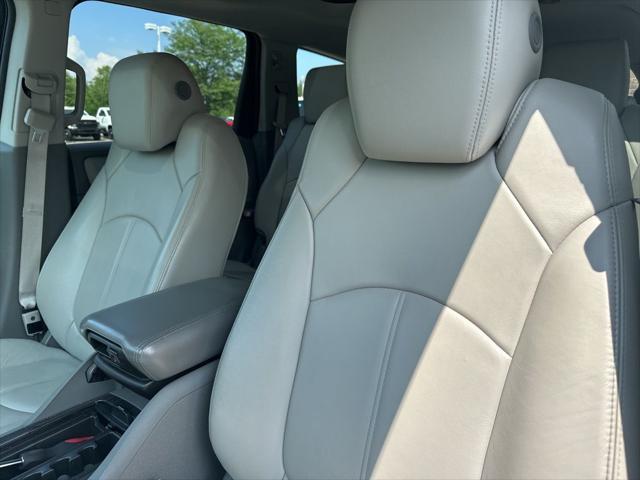 used 2014 Chevrolet Traverse car, priced at $9,000