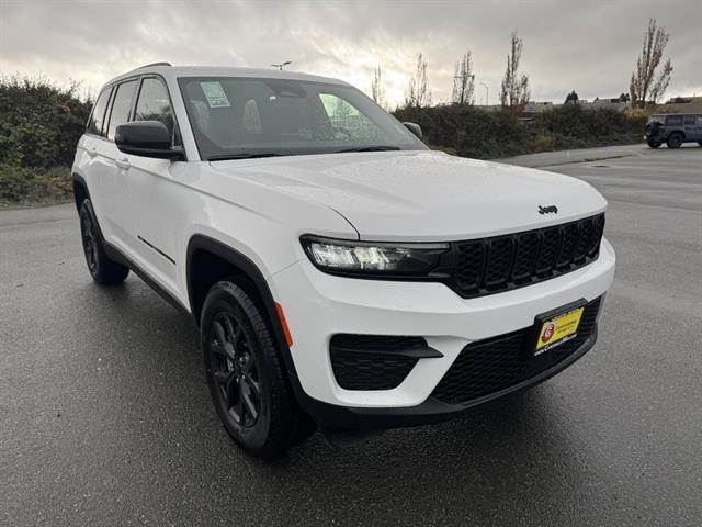 new 2025 Jeep Grand Cherokee car, priced at $46,430