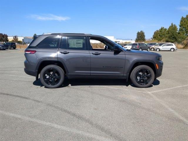 new 2024 Jeep Grand Cherokee car, priced at $46,801