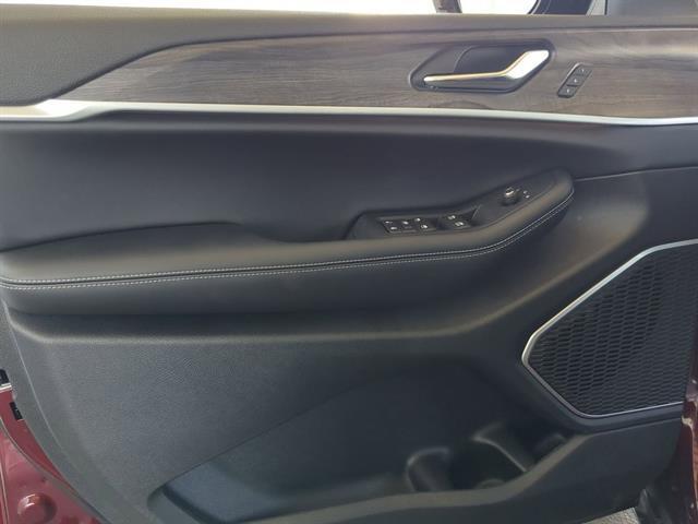 used 2025 Jeep Grand Cherokee L car, priced at $52,097