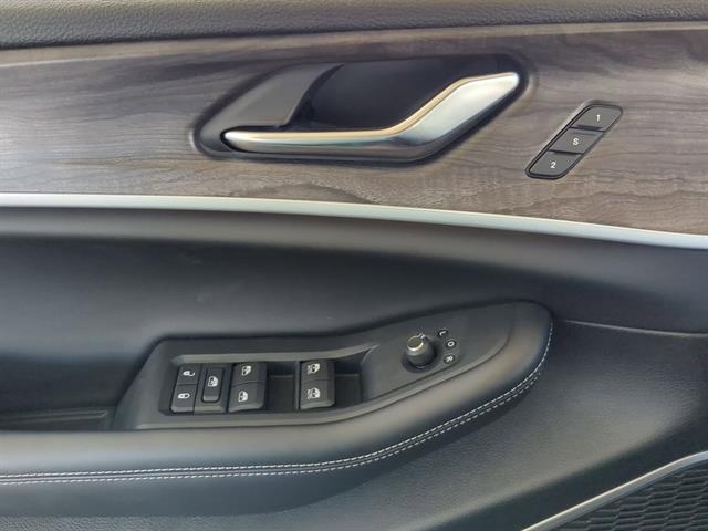 used 2025 Jeep Grand Cherokee L car, priced at $52,097