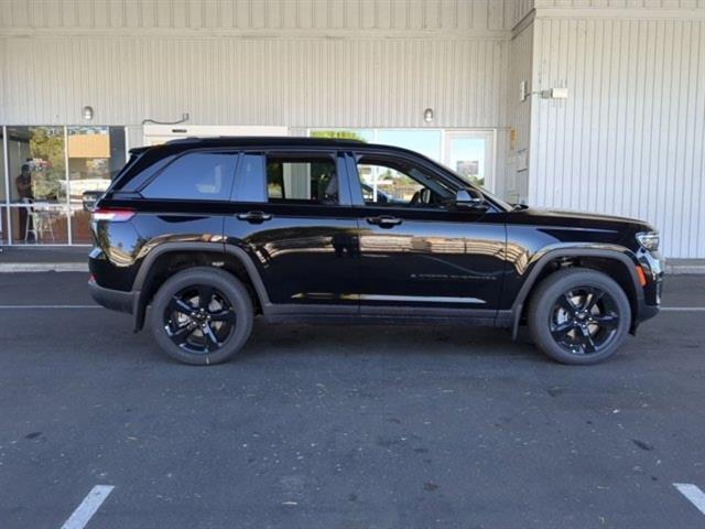 new 2024 Jeep Grand Cherokee car, priced at $46,801