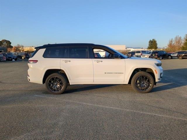 new 2025 Jeep Grand Cherokee L car, priced at $76,715