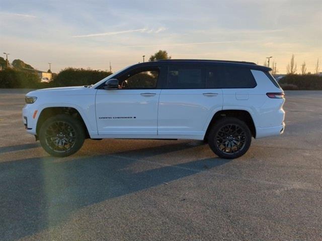 new 2025 Jeep Grand Cherokee L car, priced at $76,715