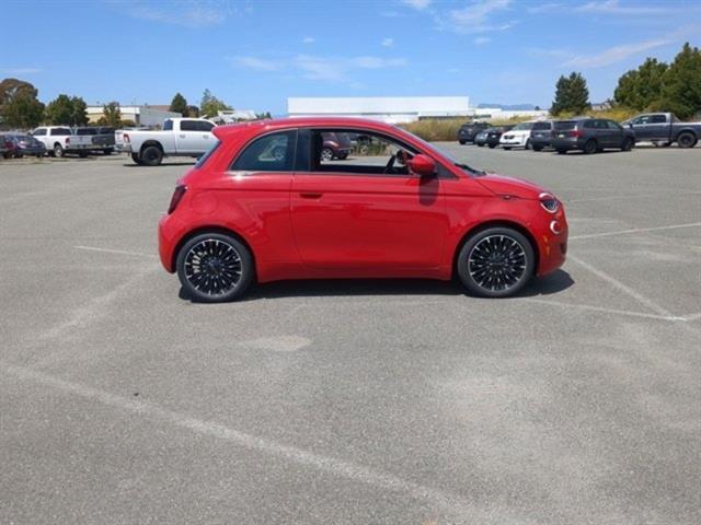 new 2024 FIAT 500e car, priced at $33,095