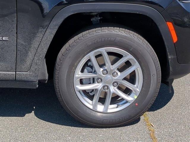 new 2024 Jeep Grand Cherokee car, priced at $37,174