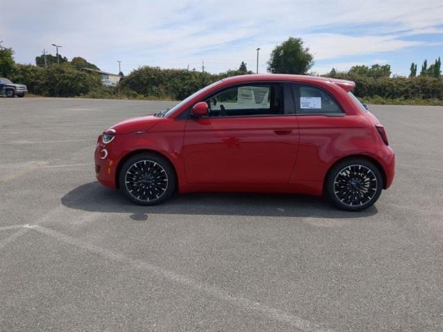 new 2024 FIAT 500e car, priced at $33,095