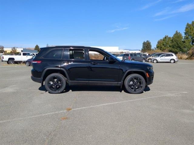 new 2024 Jeep Grand Cherokee car, priced at $49,099