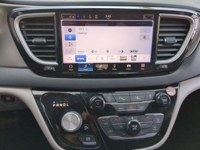 used 2021 Chrysler Pacifica car, priced at $20,862