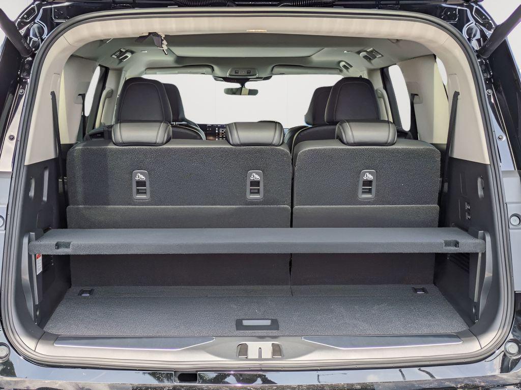 new 2025 INFINITI QX80 car, priced at $66,506