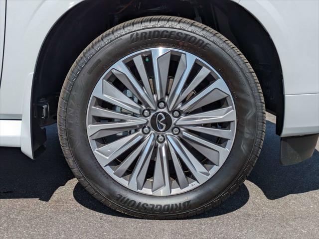 new 2025 INFINITI QX80 car, priced at $100,727