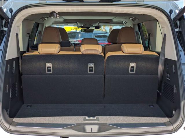 new 2025 INFINITI QX80 car, priced at $100,727