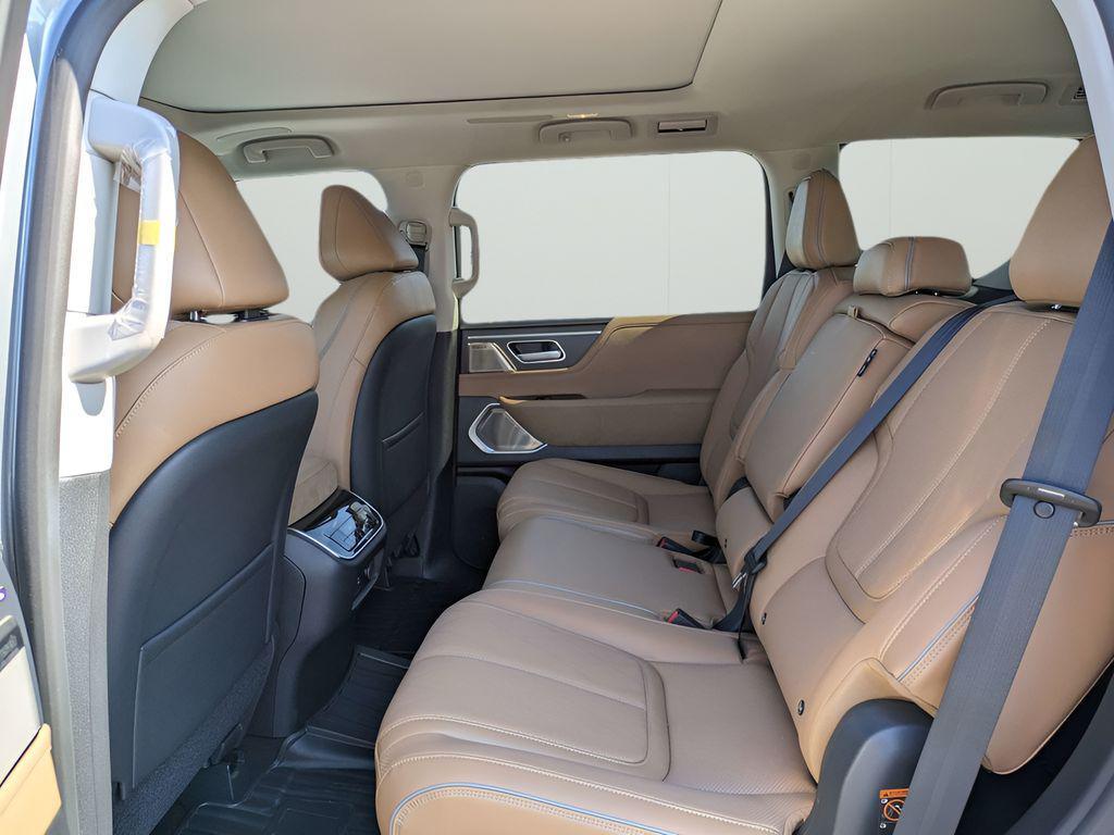 new 2025 INFINITI QX80 car, priced at $86,370