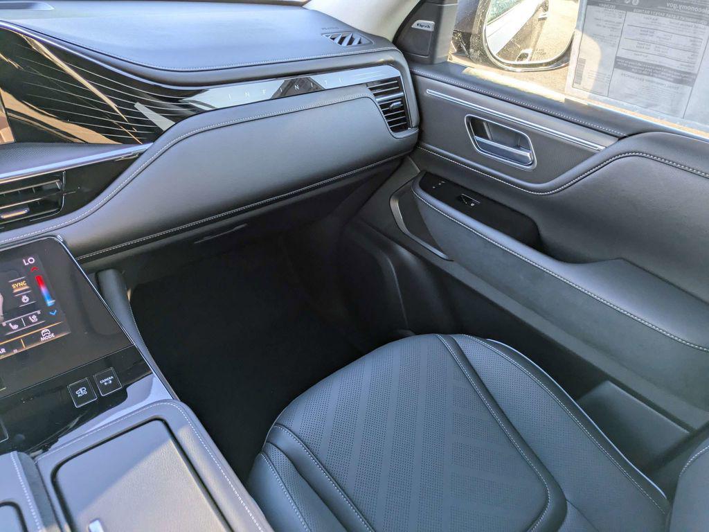 new 2025 INFINITI QX80 car, priced at $87,399
