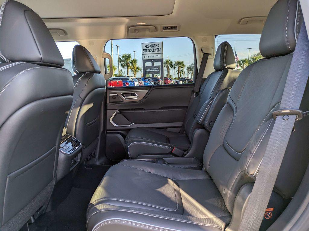 new 2025 INFINITI QX80 car, priced at $87,399