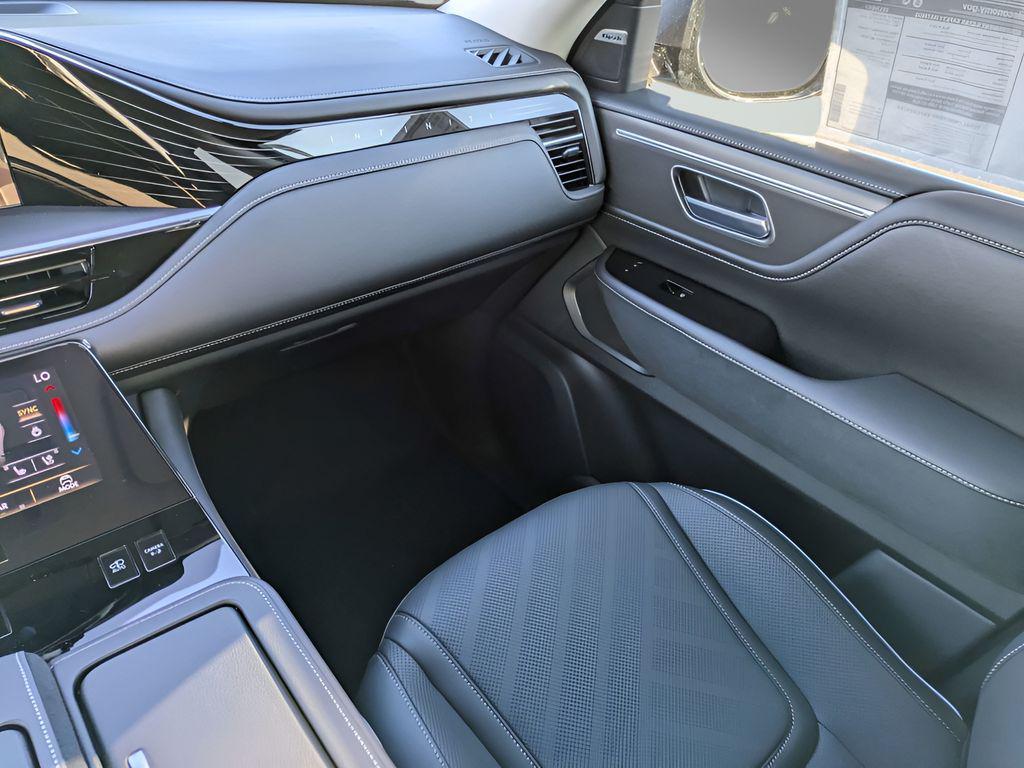 new 2025 INFINITI QX80 car, priced at $77,605
