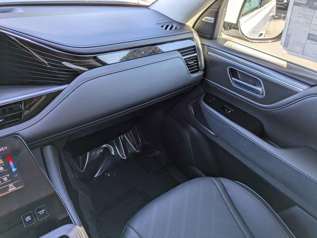 new 2025 INFINITI QX80 car, priced at $87,584