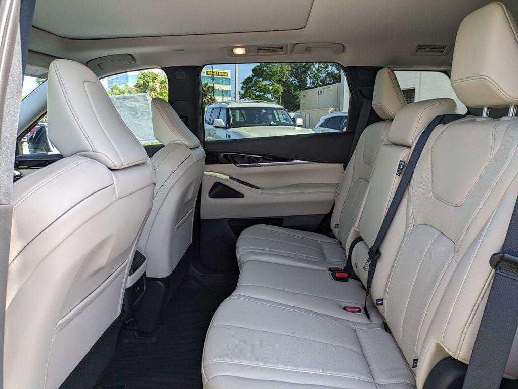 new 2025 INFINITI QX60 car, priced at $39,292