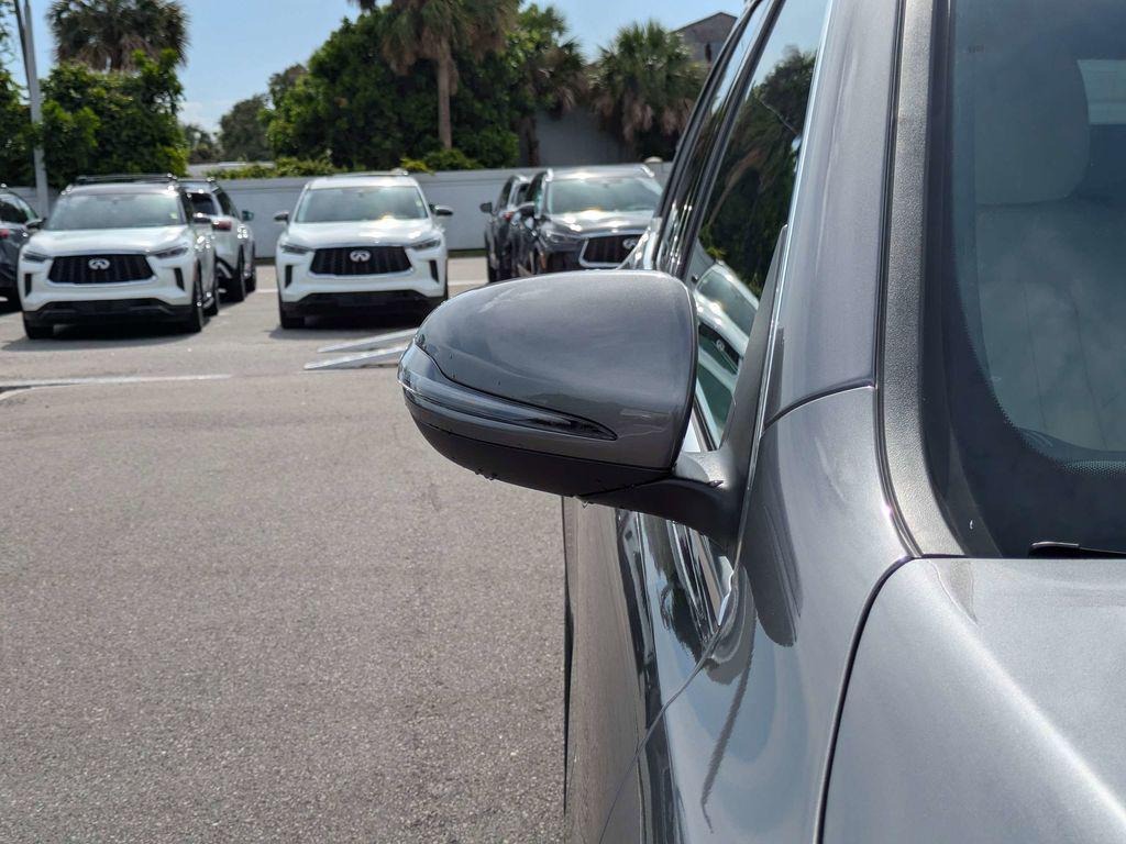 used 2025 Mercedes-Benz GLB 250 car, priced at $42,638