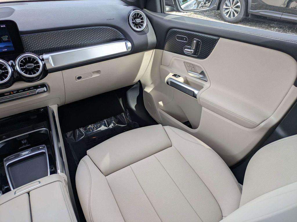used 2025 Mercedes-Benz GLB 250 car, priced at $42,638