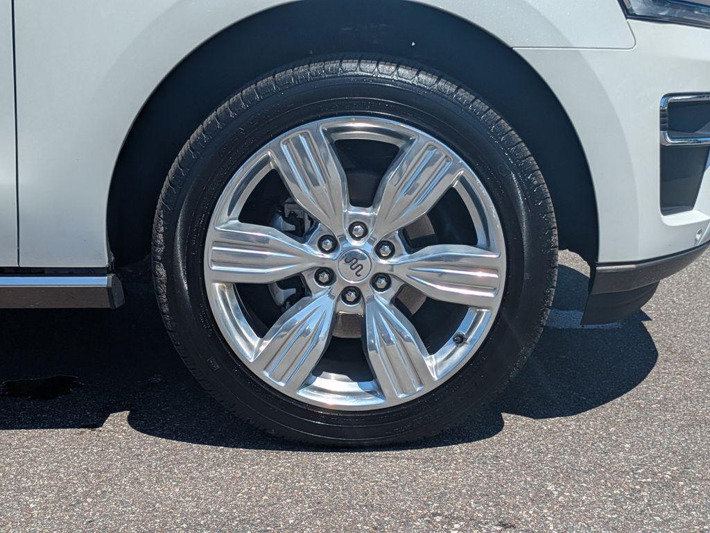 used 2024 Ford Expedition car, priced at $67,689