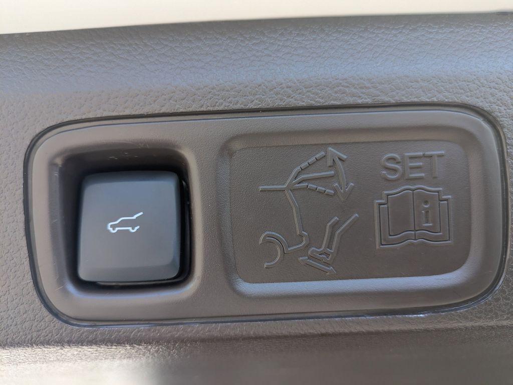used 2024 Ford Expedition car, priced at $67,689